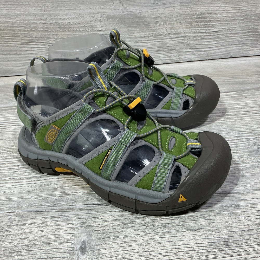 KEEN Newport H2 Sandals Women's Size 6 Shoes Green Slingback Washable Waterproof